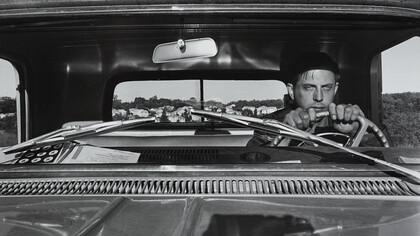 Lee Friedlander. Haverstraw, New York, 1966. Gelatin silver print, 21,7 x 32,7 cm. Museum Folkwang © Lee Friedlander
