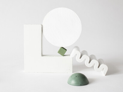 Sarebbe bello riuscire ad accogliere la naturale essenza dell’essere semplice e complesso, finito e infinito, comprensibile e magico, infinitamente piccolo e infinitamente grande, insieme