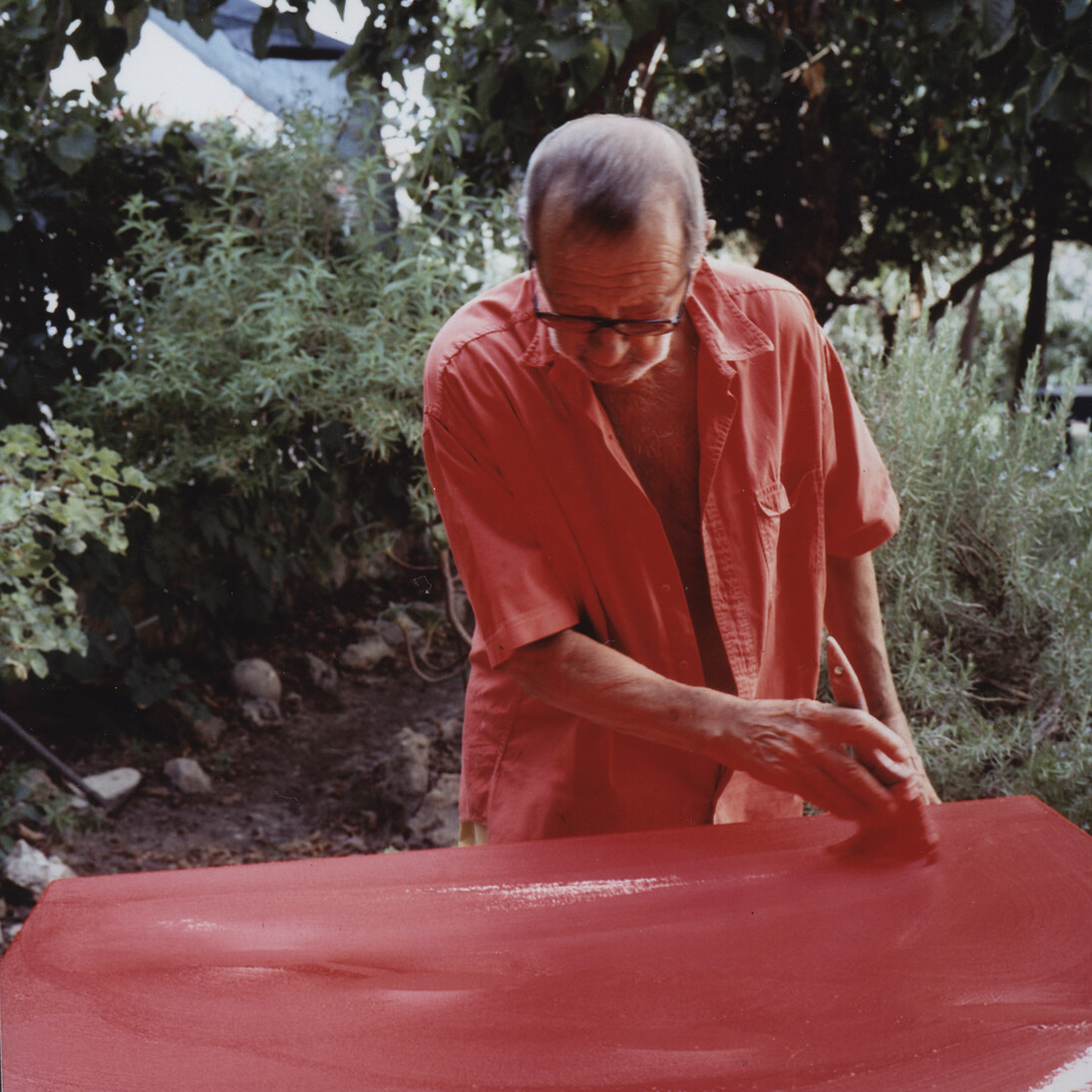 Turi Simeti dans son atelier milanais, Courtesy Archivio Turi Simeti