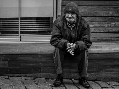 Las cifras globales muestran avances desiguales, con mejoras en algunas regiones y retrocesos alarmantes en otras, especialmente en África