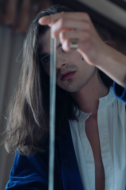 Hypnose. Les symptômes de presque toutes les maladies peuvent être provoqués sur un sujet par suggestion hypnotique