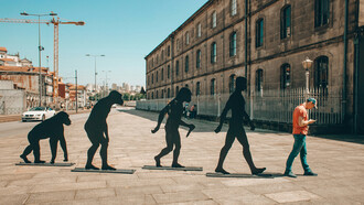 Evolución del ser humano: cuando el hombre moderno sale de África, se encuentra con las otras especies humanas que ya habitaban Eurasia