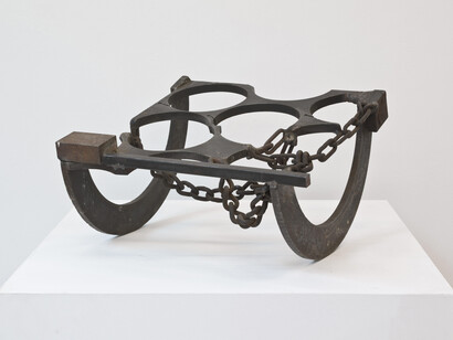 Melvin Edwards, Ame Eghan (Rocker), 1975, Welded steel, 12 ½ x 19 ½ x 19 ½ inches  (31.8 x 49.5 x 49.5 cm). Courtesy Alexander Gray Associates, New York; Stephen Friedman Gallery, London © 2015 Melvin Edwards / Artists Rights Society (ARS), New York. Photo: Jeffrey Sturges