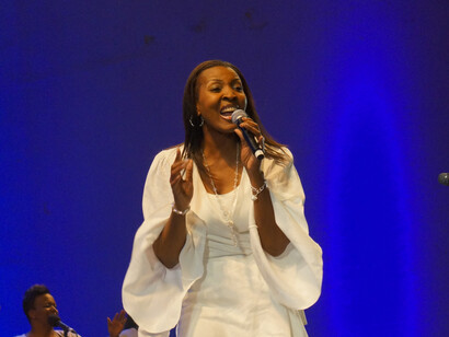 Cantante de Favor, conjunto gospel de Chicago, Festival de Fez de las Músicas Sagradas del Mundo, 2013. Crédito Catalina Maria Johnson