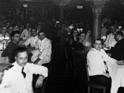 Una delle sale interne del Conte Rosso