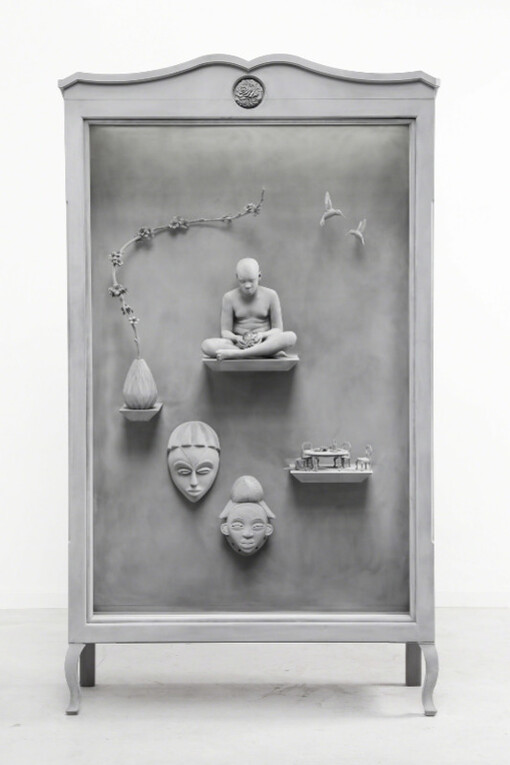 Cabinet of Curiosities. Courtesy of Galerie Ron Mandos