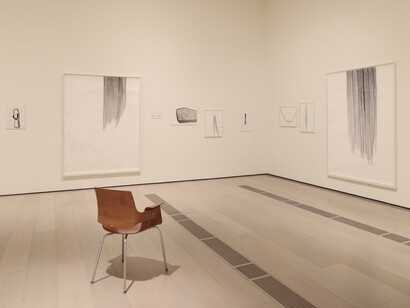 Silvia Bächli, Partitura (partition), vue d'exposition. Courtoisie du Centre Botín