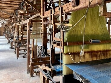 Foto del primo restauro dei telai, gentile concessione dell'Ing. Antonio Cesare Arena. Museo della Seta, San Leucio, Caserta, Italia