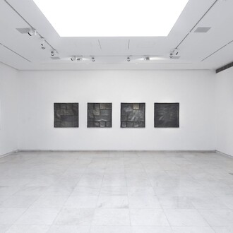 Nikos Topalidis, Edge along below, exhibition view. Courtesy of Zoumboulakis Galleries