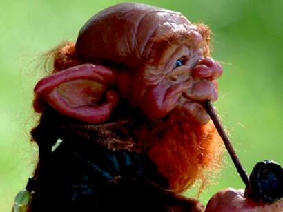 Duende fumando en pipa