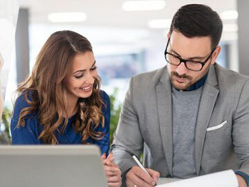 Con la parola “stage” si definisce un periodo di formazione, svolto presso aziende o enti, volto ad acquisire conoscenze professionali