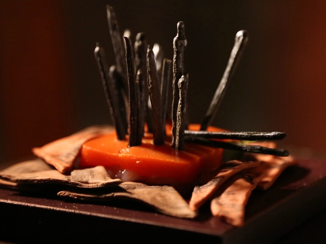 Creazione dello chef Roberto Valbuzzi ispirata ad un'opera di Roberto Paolini