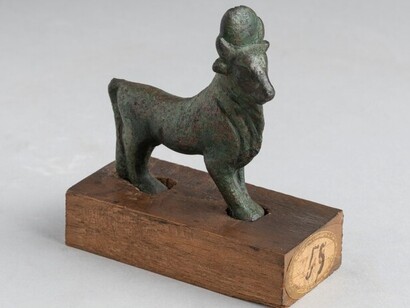 Statuetta del dio egizio Api