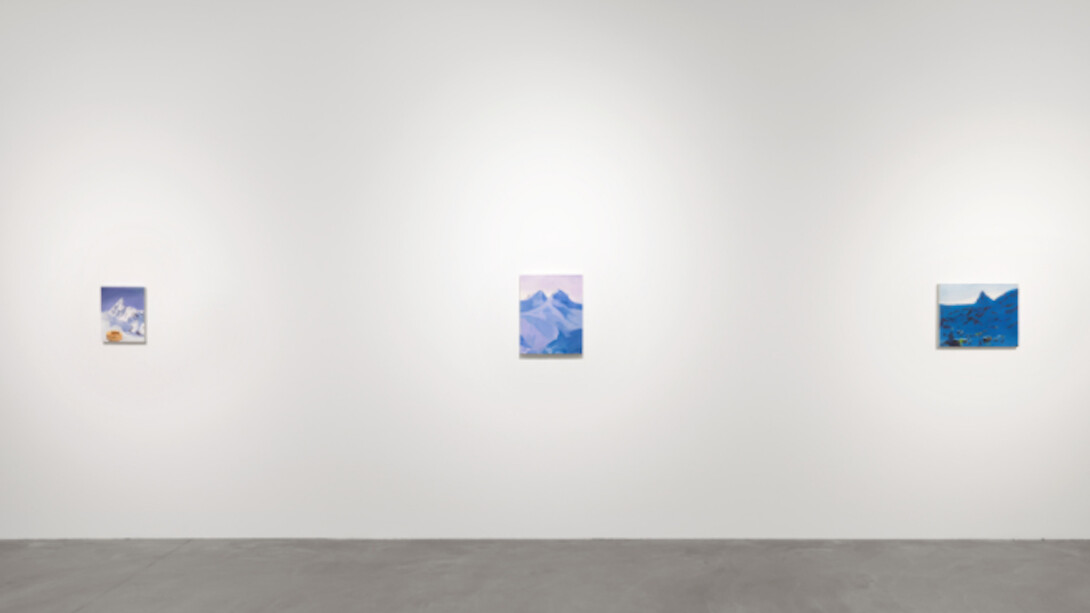 Karen Kilimnik, Exhibition view. Courtesy of Galerie Eva Presenhuber
