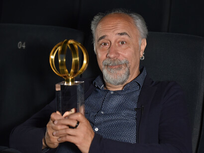 Giorgio Diritti con il Globo d'Oro