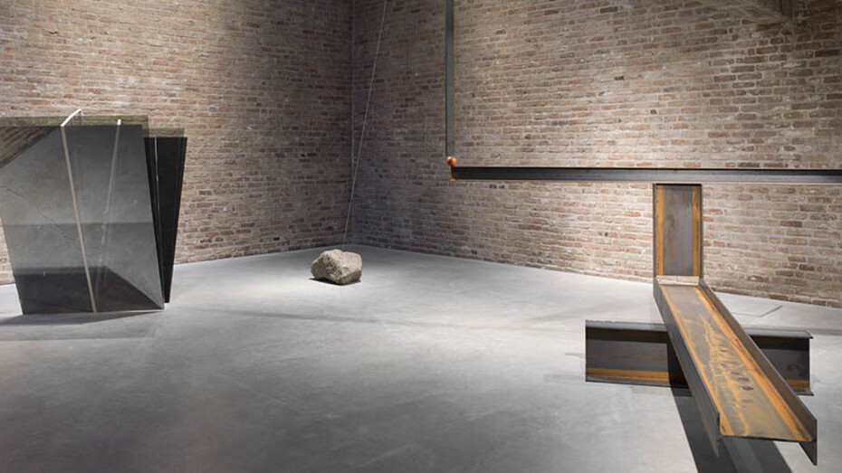 Jose Dávila. Courtesy of König Galerie