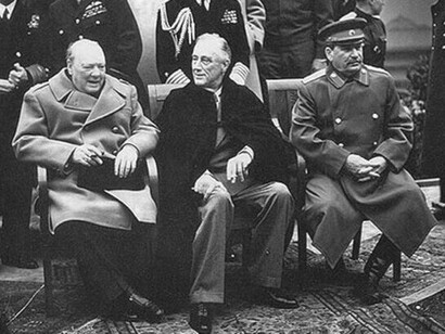 En febrero de 1945, los líderes de Estados Unidos, el Reino Unido y la Unión Soviética se reunieron en Yalta para delinear el nuevo orden mundial tras la Segunda Guerra Mundial