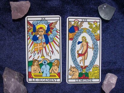 Carte dei Tarocchi "Il Giudizio" e "Il Mondo"