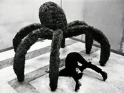 Claudio Abate, senza titolo (Pino Pascali con la Vedova blu, Roma), 1968 © Claudio Abate