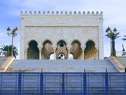 The Mausoleum of Mohammed V is a popular tourist spot, highlighting the monument’s importance as both a spiritual and national landmark