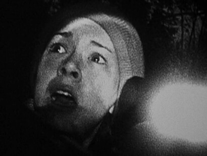 A atuação de Patricia DeCou, no papel de Mary Brown, uma das jovens integrantes do grupo de amigos que foram filmar na floresta o filme A Bruxa de Blair