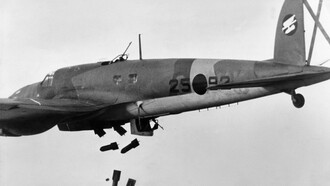En febrero de 1937 embarcaron en secreto hacia España los primeros cuatro ejemplares de He 111B-1 del casi centenar de He 111 de diversas versiones que combatieron en la Guerra Civil; fueron entregados a dos Staffel del elemento de bombardeo de la Legión Cóndor, el Kampfgruppe