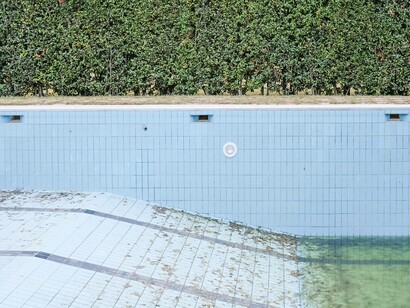 Empty swimming pool due to water shortage