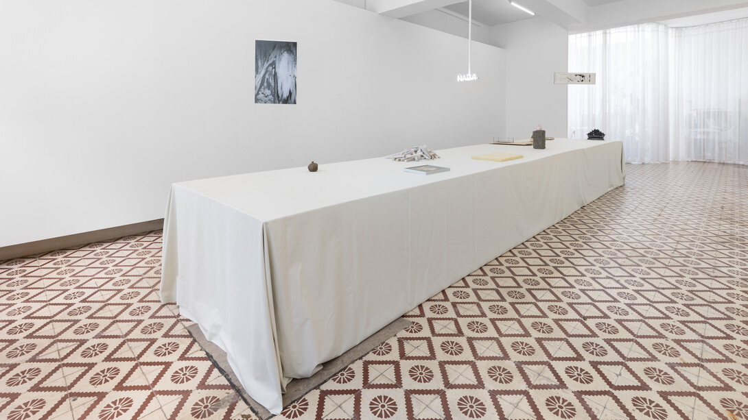 Various artists, O banquete ⁽¹⁾, exhibition view. Courtesy of Galeria Nave