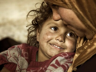 Un reciente artículo publicado por la BBC denuncio que en Siria las mujeres están siendo explotadas sexualmente por hombres encargados en entregar la asistencia humanitaria de la ONU 