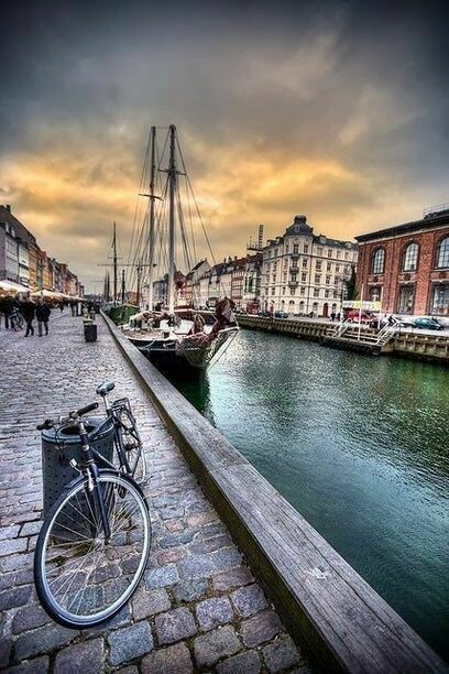 Copenhagen, by the canal