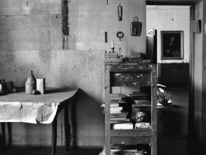 Morandi's studio in Bologna photographed by Paolo Monti in 1981. Fondo Paolo Monti, BEIC 