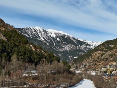 La cultura andorrana è un mix affascinante di radici catalane, influenze francesi e spirito indipendente, Andorra