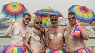 Existen cuatro países donde se les aplica la pena de muerte a personas adultas que tienen relaciones sexuales consensuadas con miembros de su propio género: Arabia Saudita, Irán, Sudán y Yemen