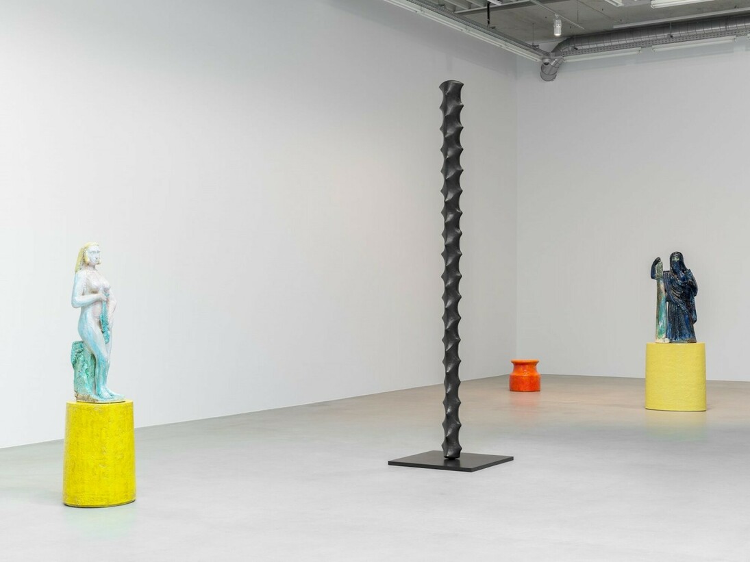 Johan Creten, Exhibition view. Courtesy of Almine Rech Gallery