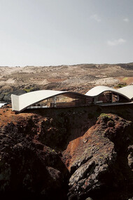 Ochoquebradas es un proyecto llevado adelante por Ryue Nishizawa, quien concibe la arquitectura como una experiencia sensorial y física que desdibuja las fronteras entre lo construido y lo natural