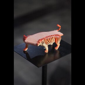 Teresa Solar
Tiger, 2018 (as part of the sculptural group “Bisel (Cabalga, Cabalga, Cabalga)”, 2018)
Escultura de plástico e plasticina
Plastic sculpture and plasticine
Courtesy of the artist and Galeria Joan Prats
#teresasolar

