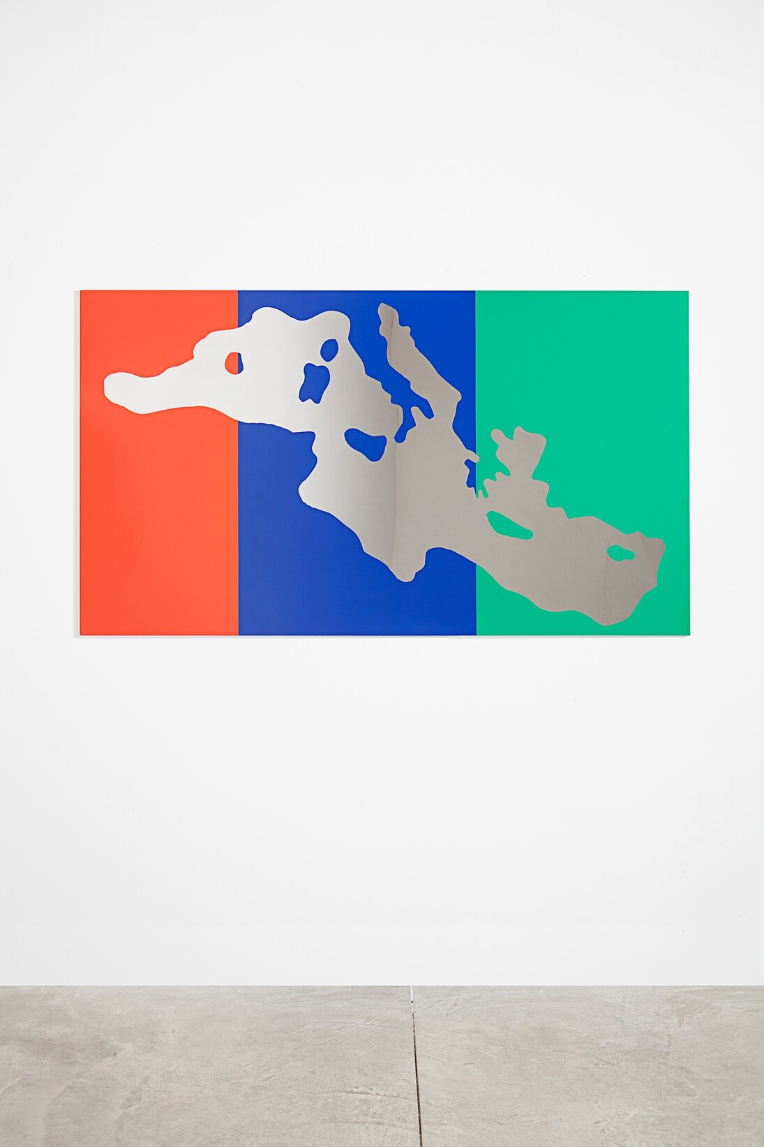 Love Difference. 2002. 
Esmalte acrílico (pintura aerlex) sobre placa de acero, 
espejo pulido. 
102 x 183 x 2,1 cm. 
Obra única. 
Cortesía de Galleria Continua