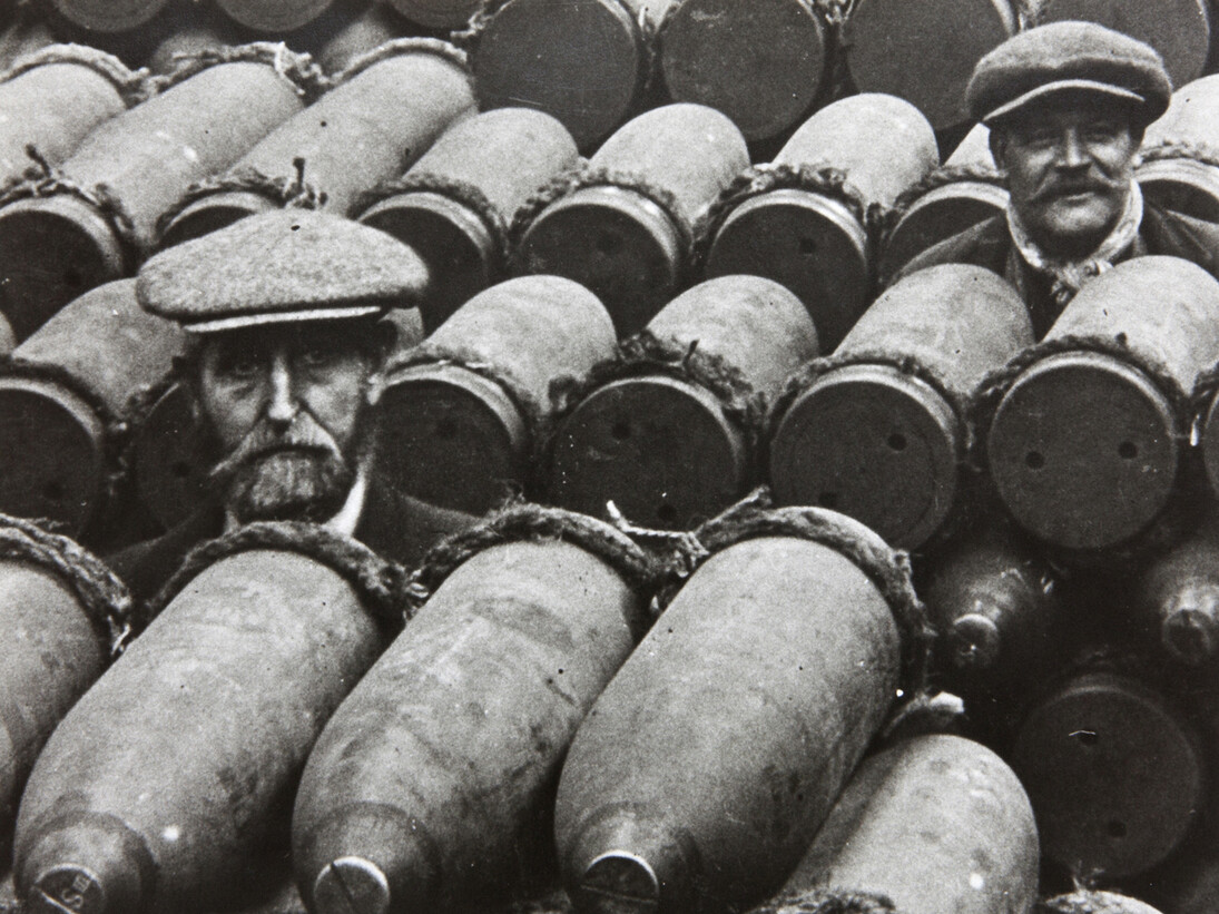 Factory workers with filled shells, National Shell-Filling Factory No 6, Chilwell, 1915-18; photo courtesy of MOD Chilwell, Nottingham