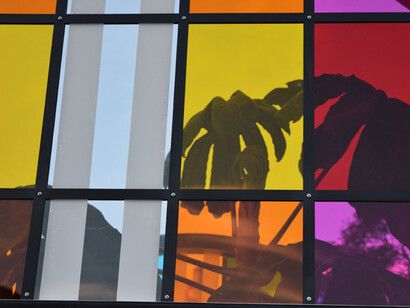 Daniel Buren. Courtesy of Museo de Arte Moderno de Bogotá