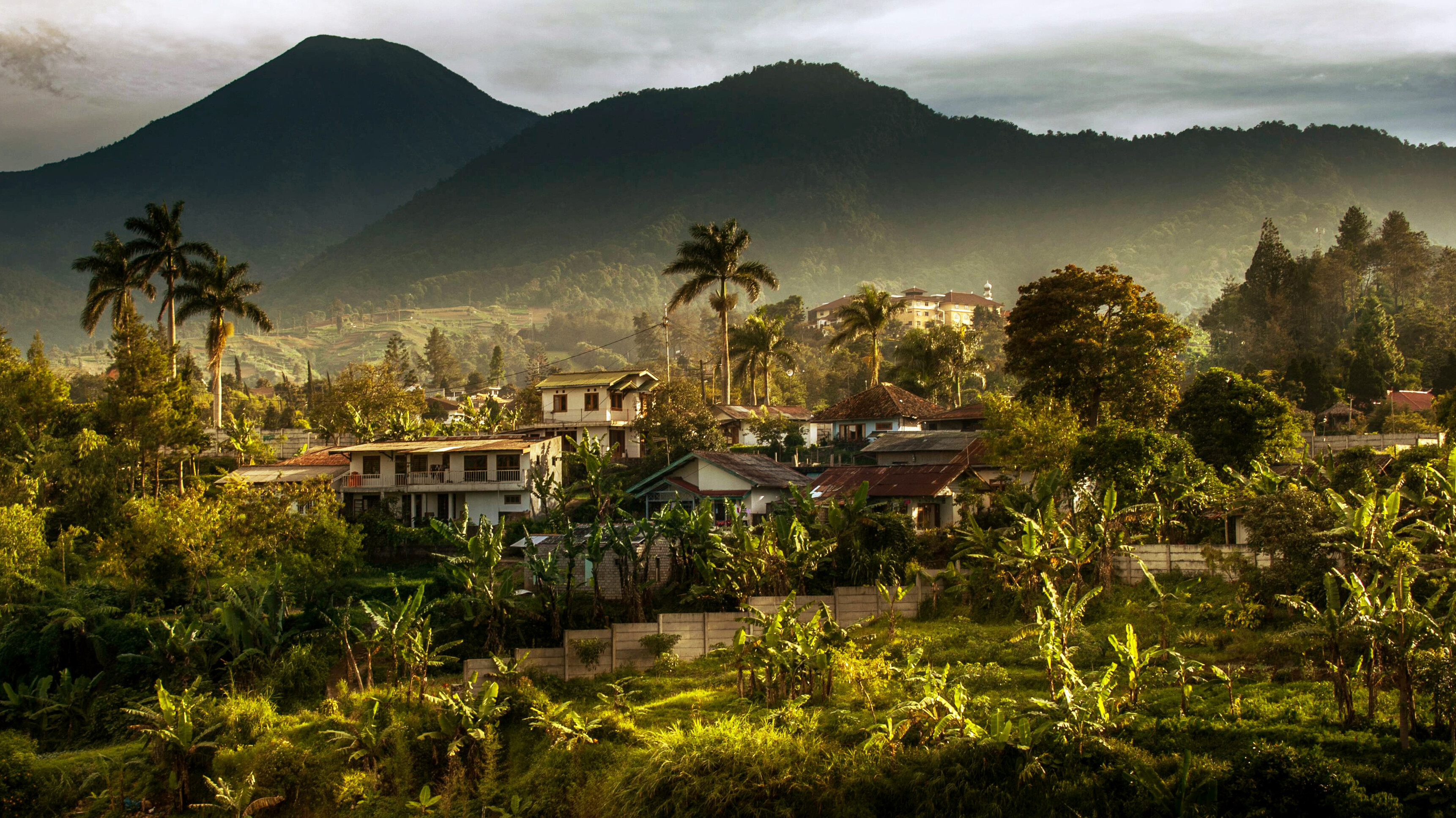 Exploring through natural wonders in Bandung | Meer