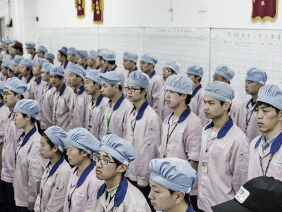 Trabajadores chinos en una fábrica
