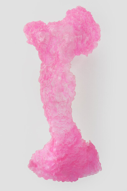 Lynda Benglis. Courtesy of Pace Gallery