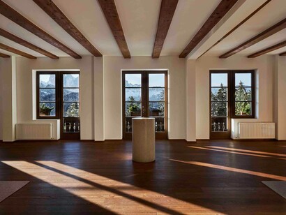Ampia sala dell'hotel Forestis, Bressanone, Alto Adige, Italia