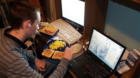 Eating Alone, ©Ian (nolifeik on Flickr)