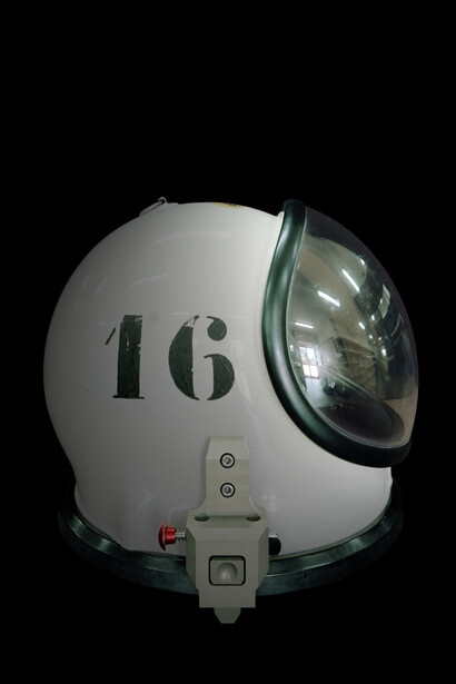 Edgar Martins, Helmet of a SCAPE suit, CSG-Europe’s Spaceport, Kourou (French Guiana) © The Artist