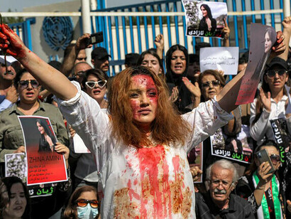Proteste. L'assassinio di Masha Amini ha sollevato la questione del rispetto dei diritti che le donne di tutto il mondo stanno ottenendo sempre più spesso, tranne che in alcuni Paesi dove gli uomini sono ancora legati a un sistema patriarcale retrogrado © AFP