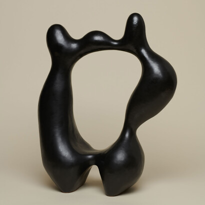 Kieu Tran, Fearless, 2023. Glazed stoneware, 17.75 x 14 x 6.5 in. Courtesy of Glass Rice Gallery