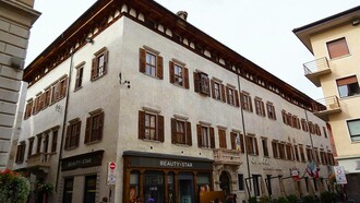 Palazzo Bortolazzi Larcher Fogazzaro, Trento, Italia. Qui si trova l'Aula del Simonino