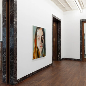 Jenna Gribbon, Rainbows in shadows, vista della mostra. Per gentile concessione della Galleria Massimo De Carlo