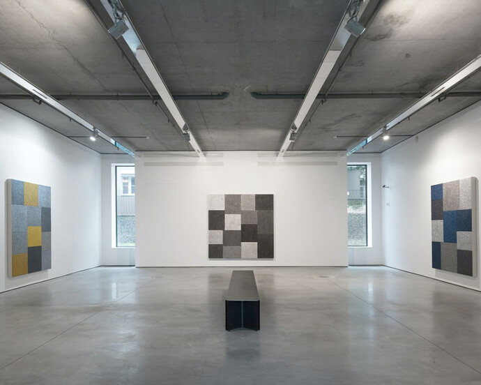 Peter Halley, Exhibition view. Courtesy of Gary Tatintsian Gallery